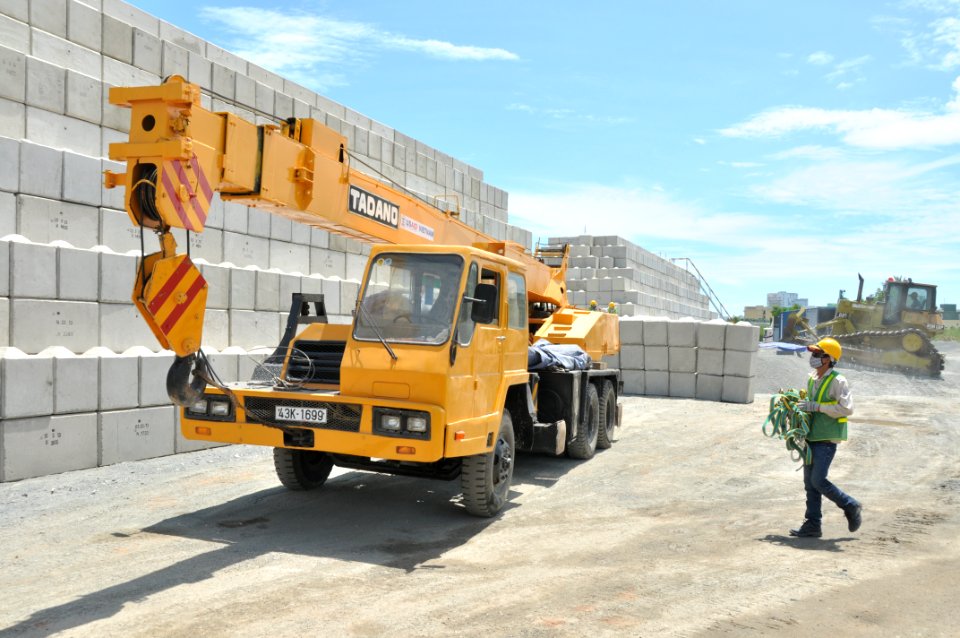 Site construction at the Environmental Remediation of Dioxin Contamination at Danang Airport (8681126748)