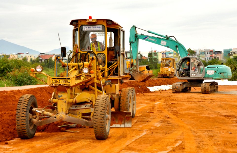 Site Preparation for Environmental Remediation of Dioxin Contamination at Danang Airport (8412065373)