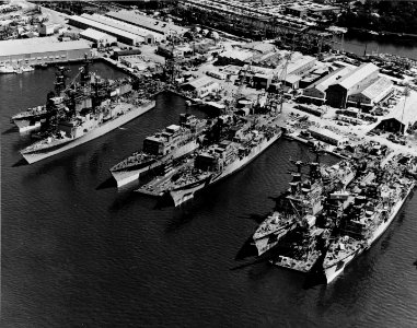 Six Spruance-class destroyers fitting out at Litton-Ingalls Shipbuilding, circa in May 1975 (USN 1162174)
