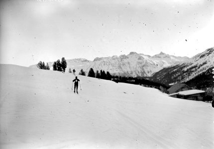 Skipatrouille unterwegs in der Loipe - CH-BAR - 3239369
