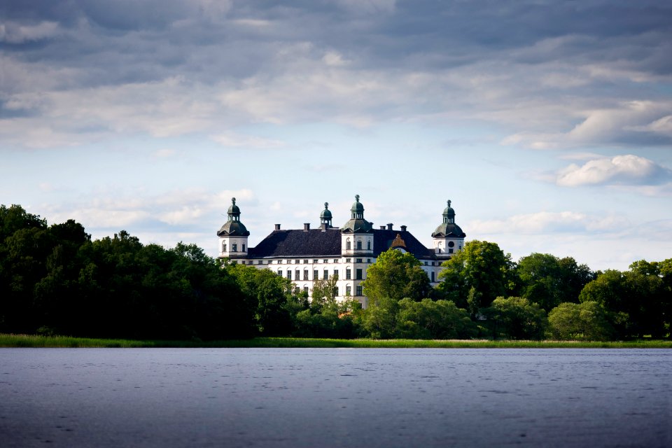 Skoklosters slott från vattnet. Exteriör - Skoklosters slott - 90203
