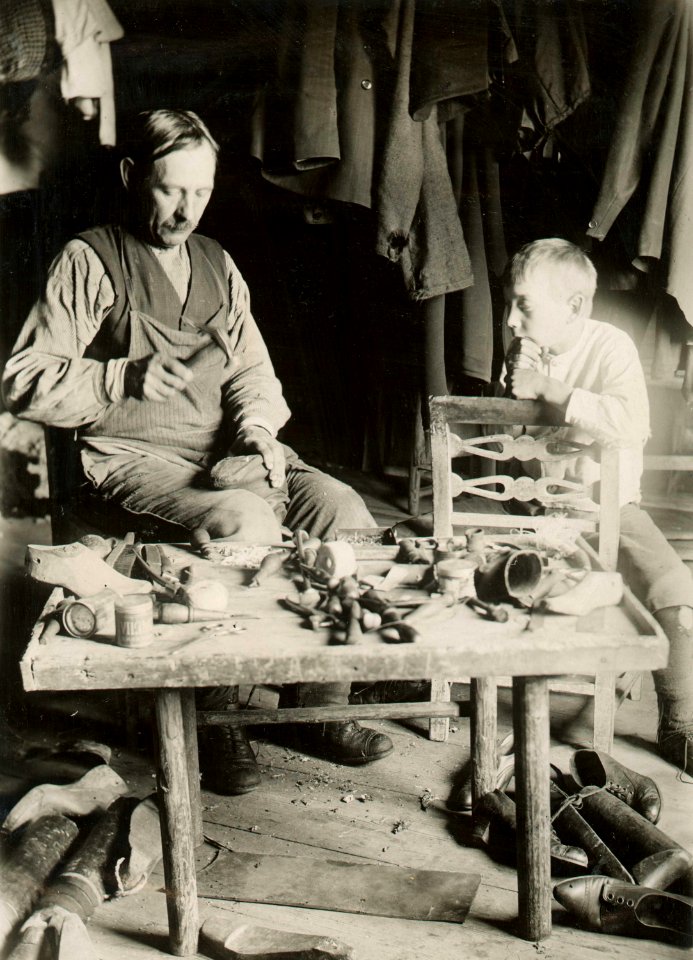 Skomakeri. Skopliggning - Nordiska museet - NMA.0034535