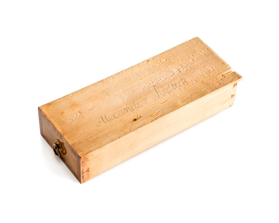 Skrivbordslåda, undersida med signatur, Alexander Rudbeck - Hallwylska museet - 110107