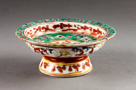 Skål tillverkade i Kinasom expotgods för Thailand, 1700-tal - Hallwylska museet - 99415