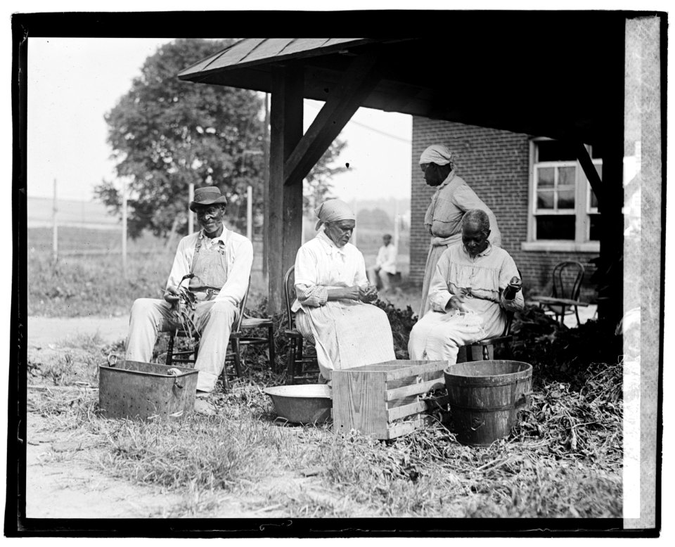 Slave story LCCN2016828481