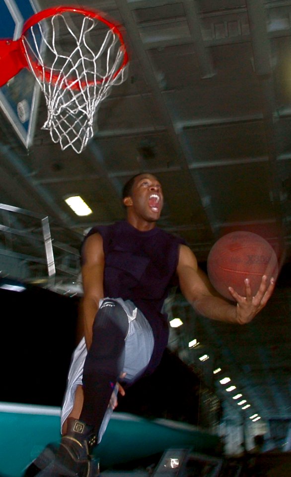 Slam dunking in Hangar Bay DVIDS92038