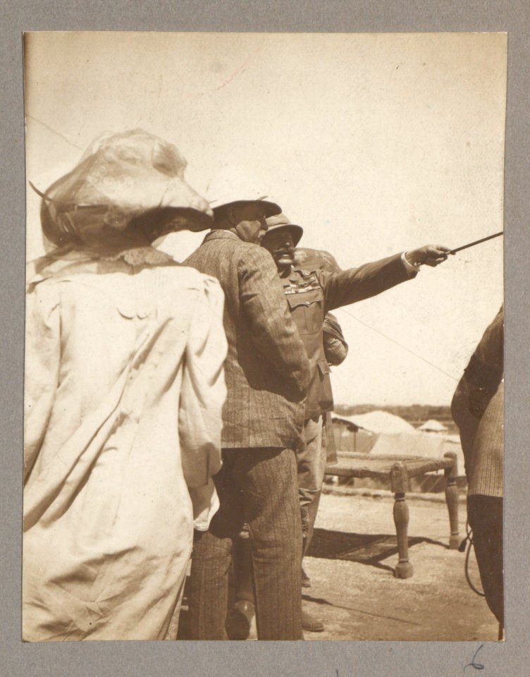 Slatin Pasha from on the roof of the Khalifa's palace LCCN2013649464
