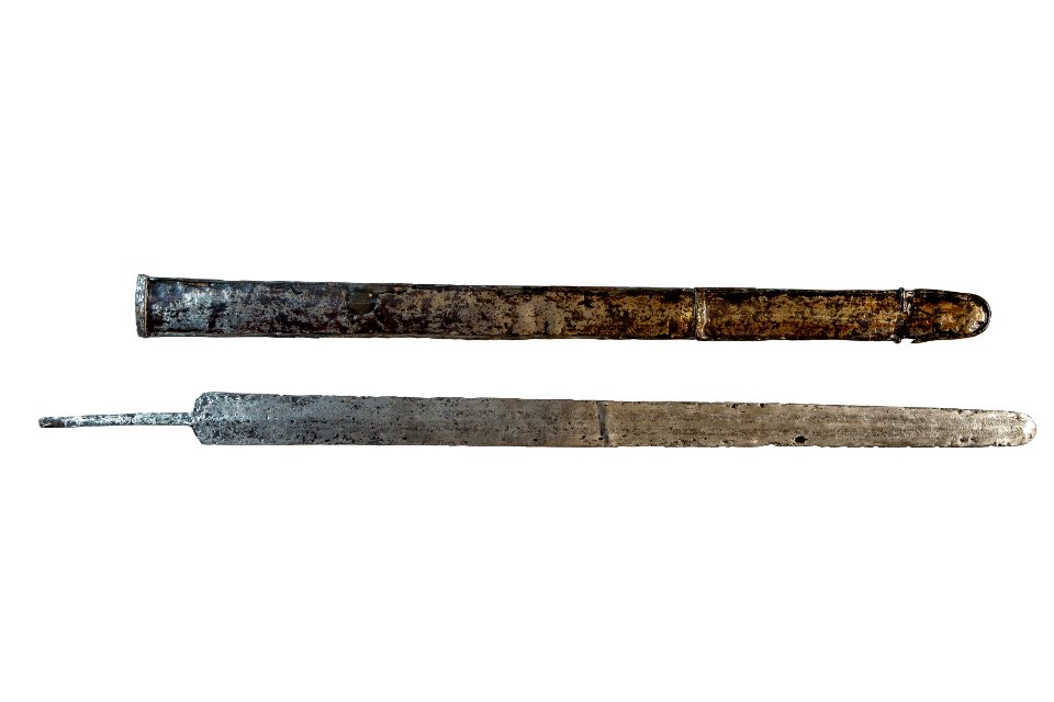 Slagzwaard met schede in ijzer, 50 tot 10 VC, vindplaats- Schulen, Schulensbroek, Poterijbroek, 1980, collectie Gallo-Romeins Museum Tongeren, GRM 4441-4442