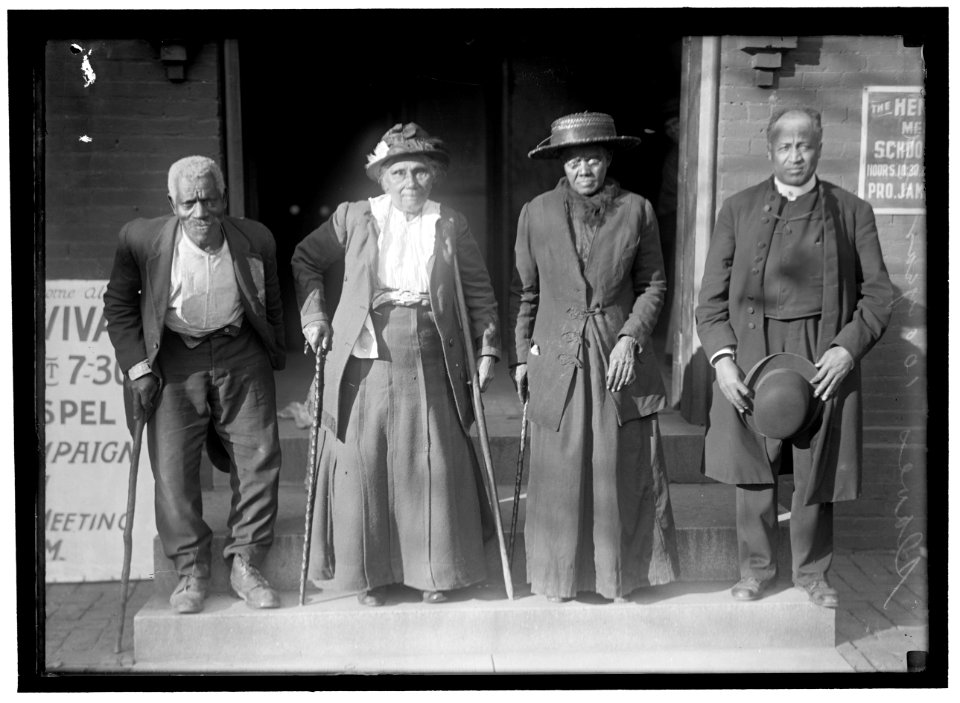 SLAVES REUNION. LEWIS MARTIN, AGE 100; MARTHA ELIZABETH BANKS, AGE 104; AMY WARE, AGE 103; REV. S.P. DREW, BORN FREE LCCN2016866888