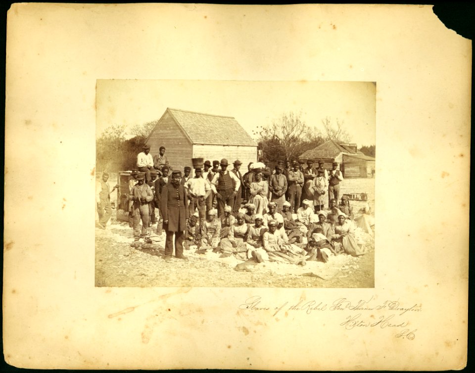 Slaves of the rebel Genl. Thomas F. Drayton, Hilton Head, S.C. LCCN2006683283