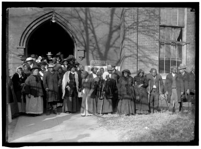 SLAVES REUNION. ANNIE PARRAM, AGE, 104; ANNA ANGALES, AGE 105; ELIZABETH BERKELEY, 125; SADIE THOMPSON, 110 LCCN2016864508