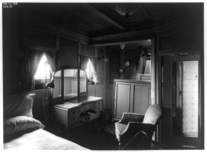 Sleeping quarters, Room B on the presidential yacht Mayflower LCCN89711952