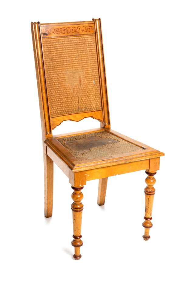 Sliten stol med sits och rygg i rotting - Hallwylska museet - 108507