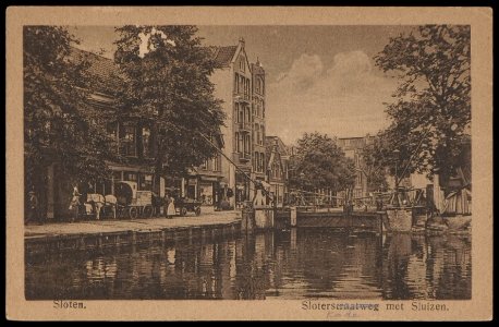 Sloterkade en sluizen bij de Overtoom. Uitgave J. Sleding, Amsterdam, Afb PBKD00175000003