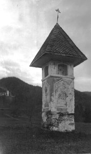 Slugovo znamenje koncem vasice Žlebe pod Šmarjeto nad Medvodami