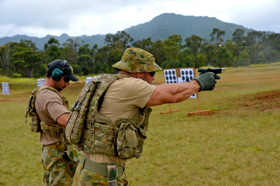 Small arms marksmanship training, RIMPAC 2014 140707-N-TM257-046