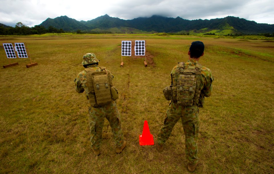 Small arms marksmanship training, RIMPAC 2014 140707-N-CN059-117