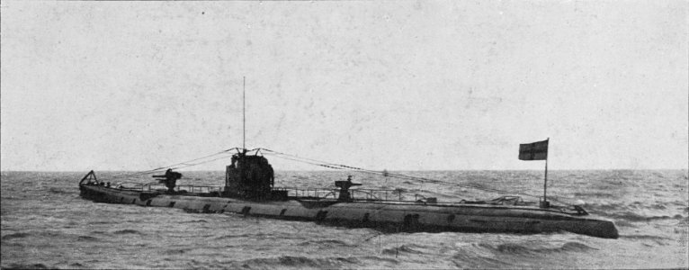SM U-110 (submarine, 1917) - NH 2092 - cropped