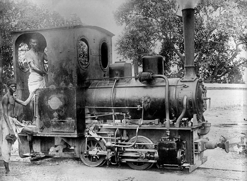Small locomotive used to draw cane cars 2 ft. gauge, India LCCN2016824452