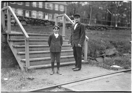 Small boy works as helper (back roping) in Great Falls Mfg. Co. Charles Chase, 201 Main St. When I inquired about him... - NARA - 523194