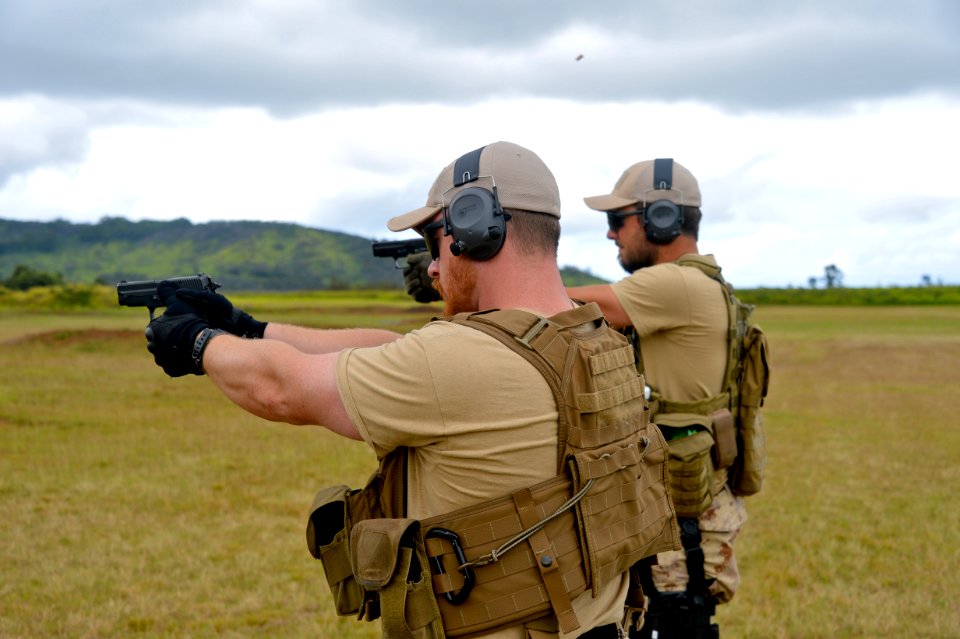 Small arms marksmanship training, RIMPAC 2014 140707-N-TM257-050