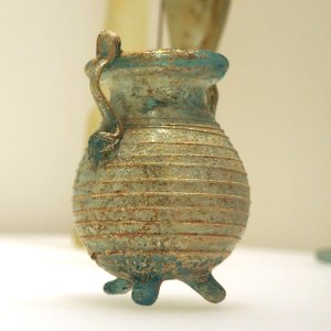 Small spherical pot-Inv 001335-P8190126