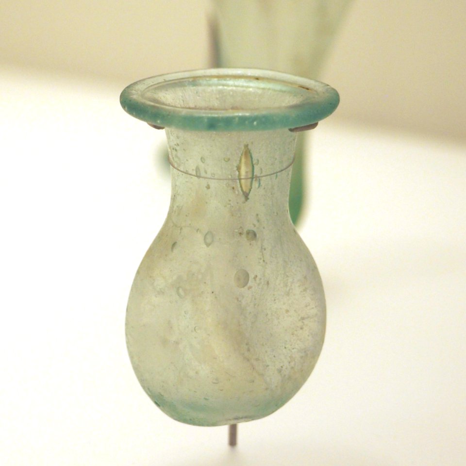 Small vinegar container-Inv 018583-P8190148