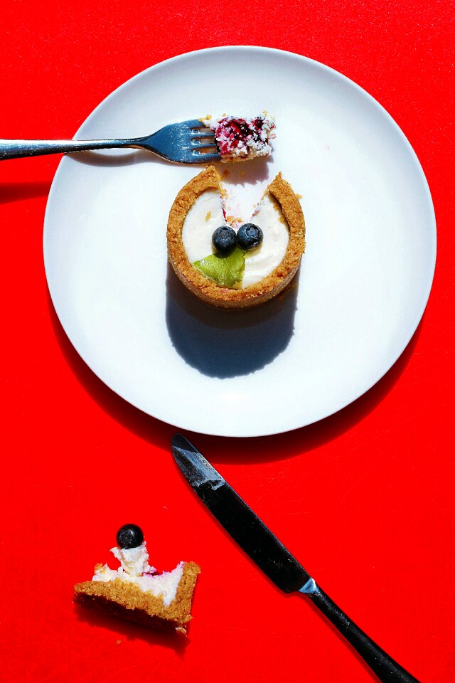 Plate fruit cupcake