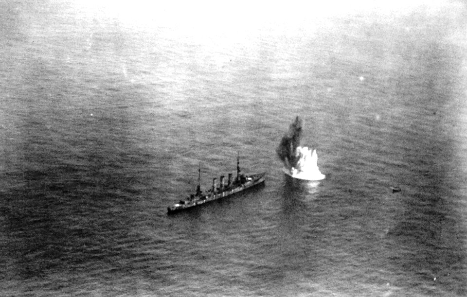 SMS Frankfurt during bombing tests by U.S. Army planes, July 18, 1921 (20608856429)