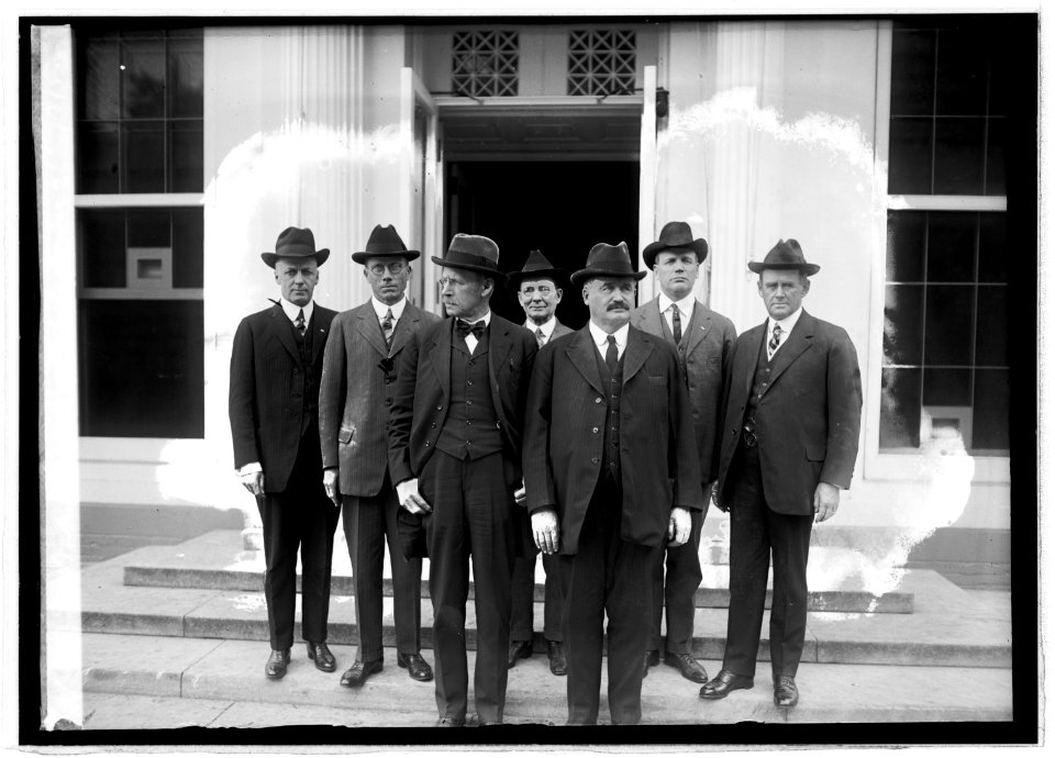 So. Dak. group at White House, 10-7-21 LCCN2016845685