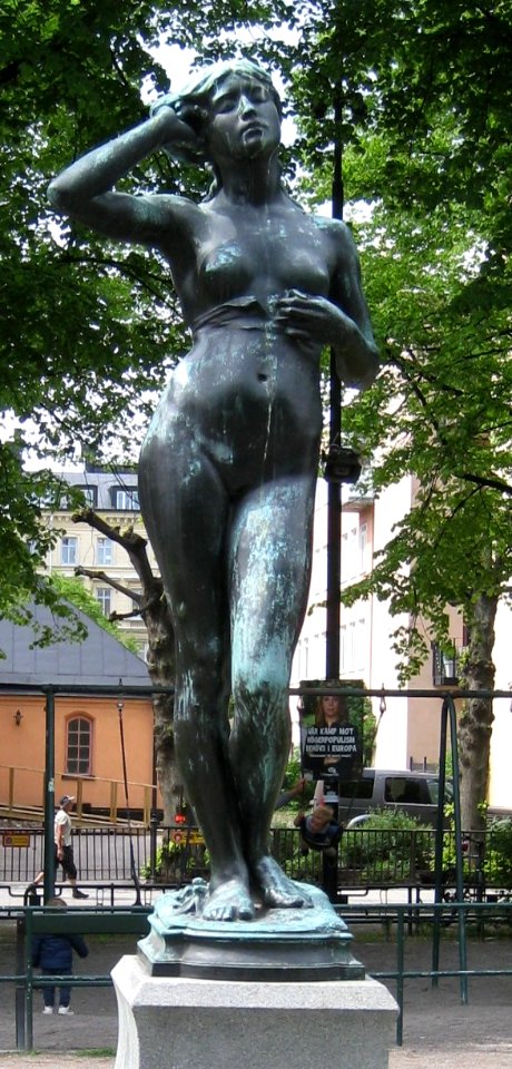 Snöklockan (Mariatorget), gjuten i brons 1900, skulpterad av Per Hasselberg, 2019
