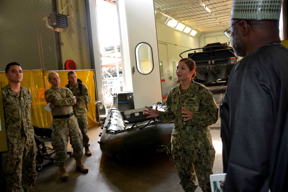SOCAF Commander Visits NAVSCIATTS 170308-N-TI567-101