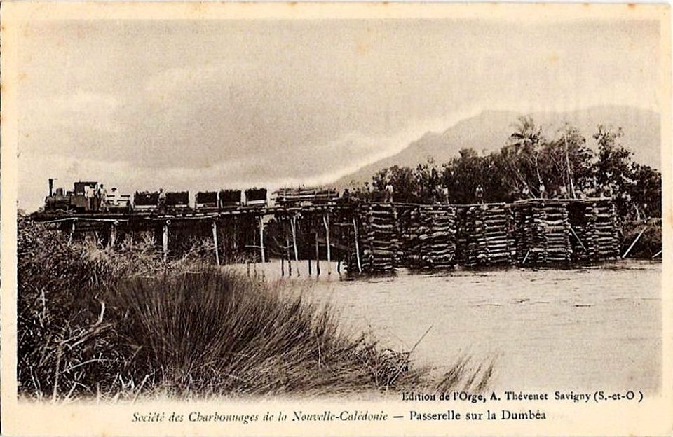 Societe de Charbonnages de Nouvelle Calédonie - Passerelle provisoire sur la Dumbéa