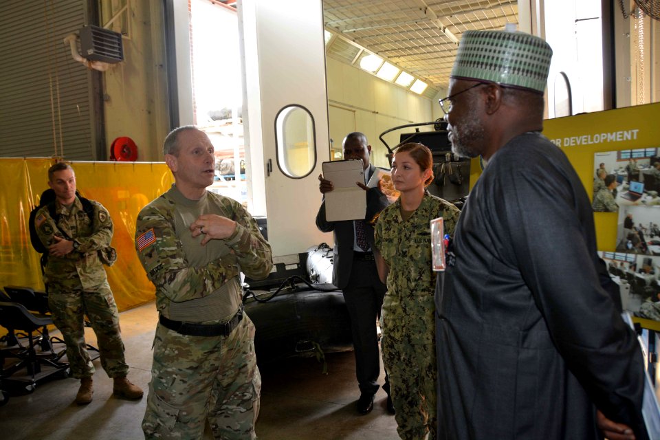 SOCAF Commander Visits NAVSCIATTS 170308-N-TI567-108