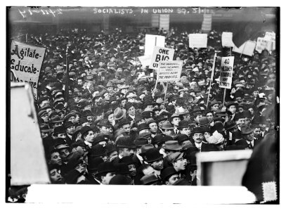 Socialists in Union Square, N.Y.C. (large crowd) Photo, 1 May 1912 - Bain Coll. LCCN2014690488