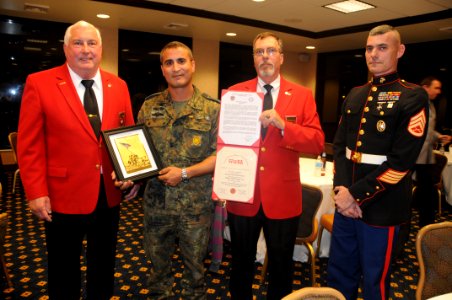 Socials educate foreign Soldiers on American culture (8653194498)
