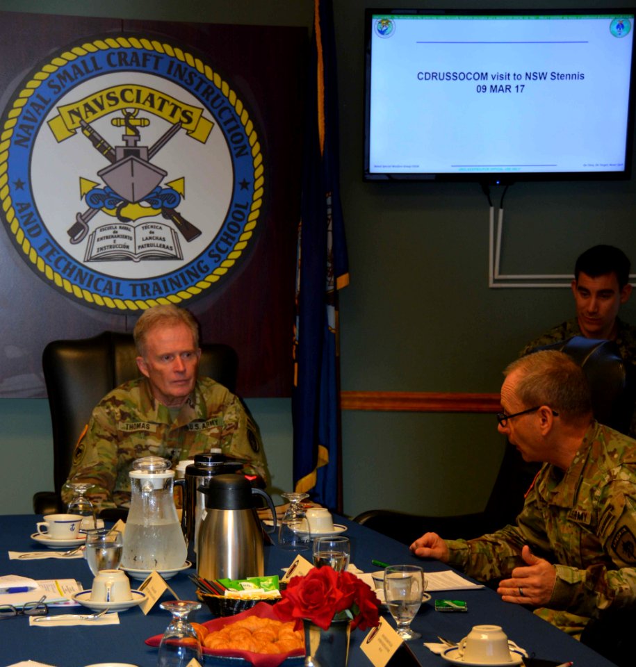 SOCOM Commander Visits NAVSCIATTS 170309-N-TI567-030