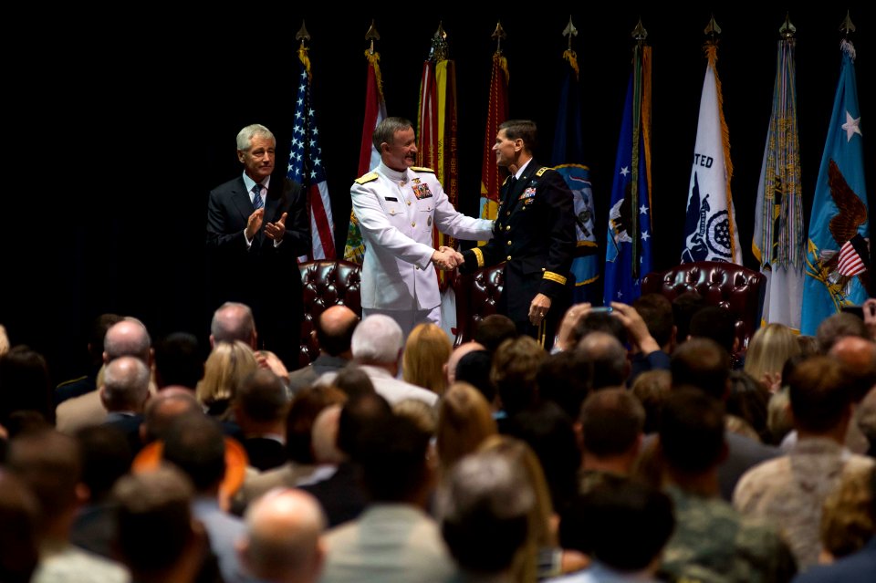 SOCOM change of command ceremony 140828-N-WL435-528