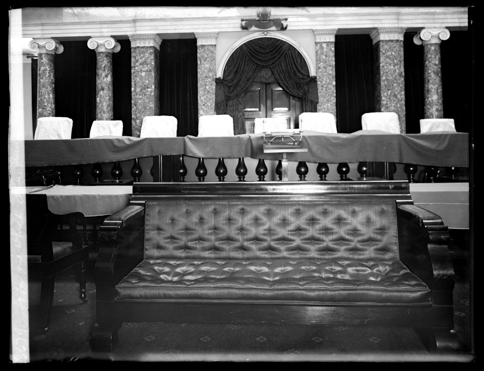 Sofa on which John Quincey Adams died LCCN2016851547