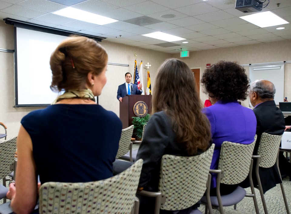 SOHUD Castro Visit Baltimore Field Office (14937790724)
