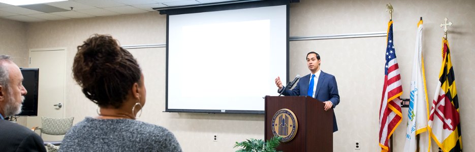 SOHUD Castro Visit Baltimore Field Office (15559388282)
