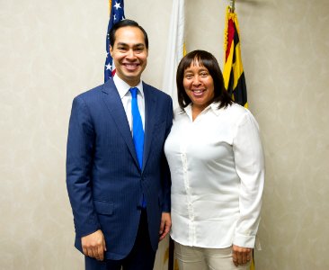 SOHUD Castro Visit Baltimore Field Office (15372918690)