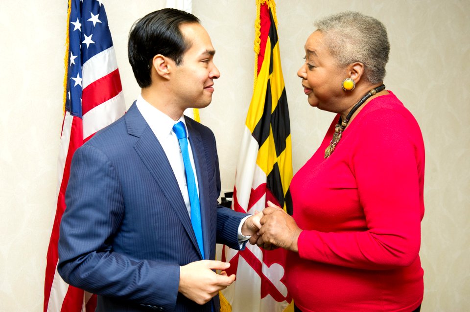 SOHUD Castro Visit Baltimore Field Office (15372917100)