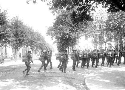 Soldaten beeilen sich - CH-BAR - 3239987