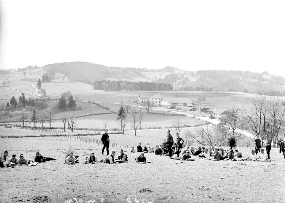 Soldaten in einer Ruhepause auf La Caquelle - CH-BAR - 3240441