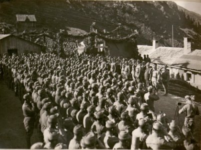 Soldatenfest anlässlich des Geburtstages Sr.Majestät auf der Rattendorfer-Alpe. (17-8.1917.) (BildID 15803562)