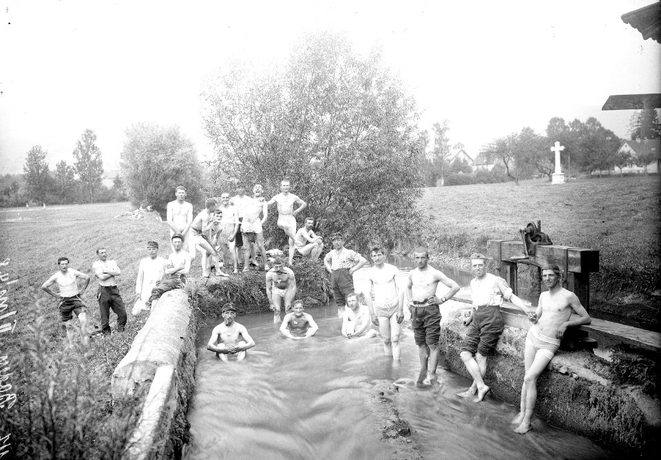 Soldaten beim Baden - CH-BAR - 3237296