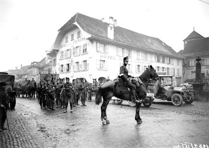 Soldaten vor dem KP der Manöverleitung - CH-BAR - 3237852