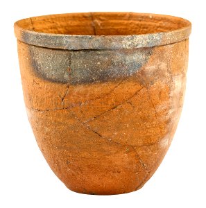 Soldatenbeker in dunwandig aardewerk, 20 VC tot 10 NC, vindplaats- Tongeren, hoek Kielenstraat-Predikherenstraat, 1991, collectie Gallo-Romeins Museum Tongeren, TO91-016-120