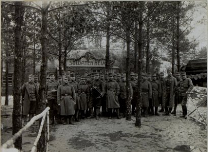 Soldatenheim der Feldjäger l0 unter Leitung des Feldkuraten Zorzi (BildID 15446416)